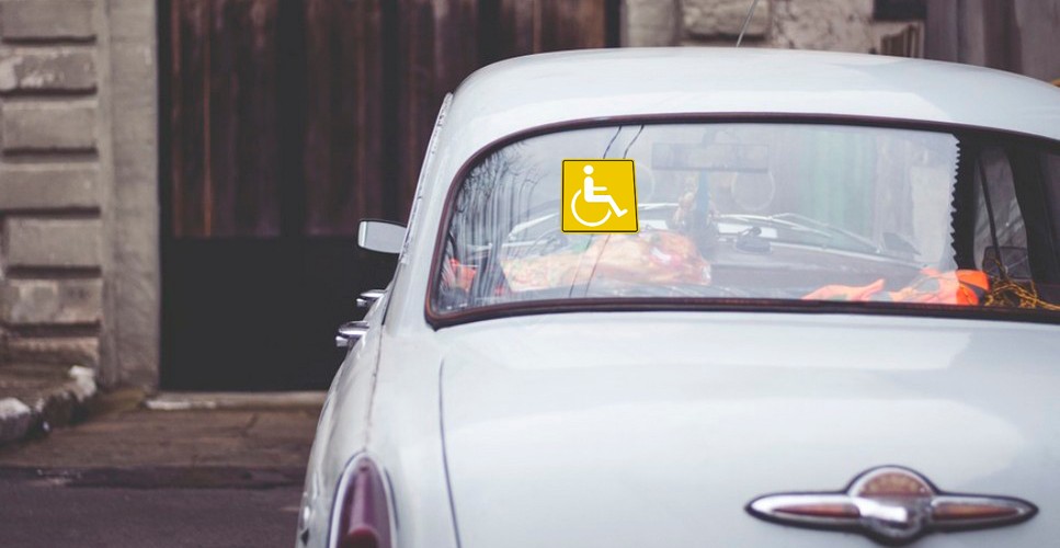Поправки в ПДД про знак Инвалид на транспортных средствах
