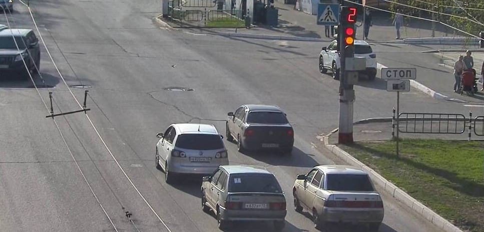 Пример штрафа с камеры за выезд на перекрёсток на красный