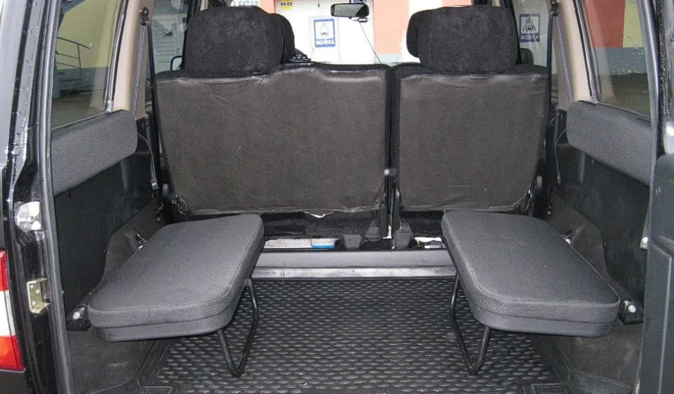 УАЗ Патриот и откидные сидения в багажнике